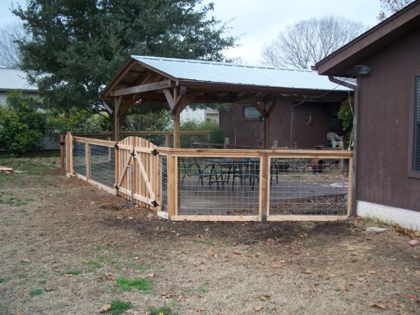 Wood Fence with Welded Wire and Swing Gate - Image 2