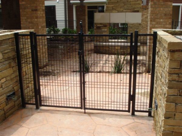 Iron Fence with Welded Wire and Swing Gate - Image 3