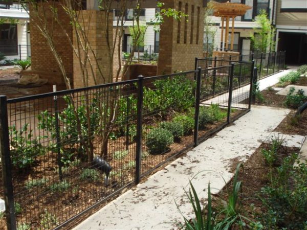 Iron Fence with Welded Wire and Swing Gate