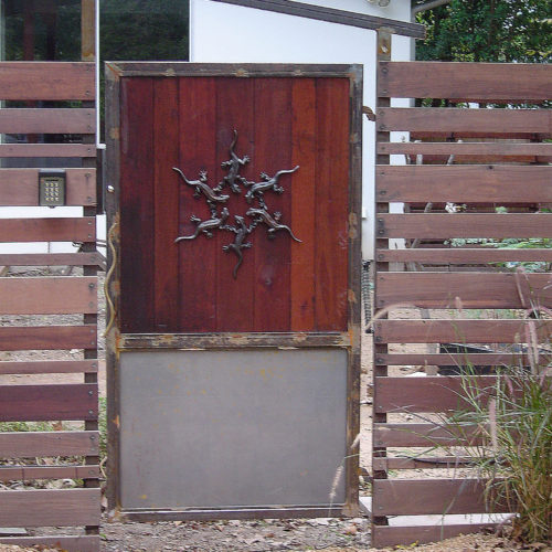 13_Custom Gecko Gate