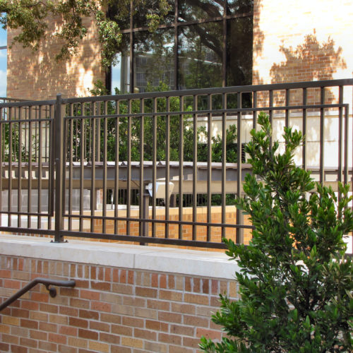 18b_Commercial Railing