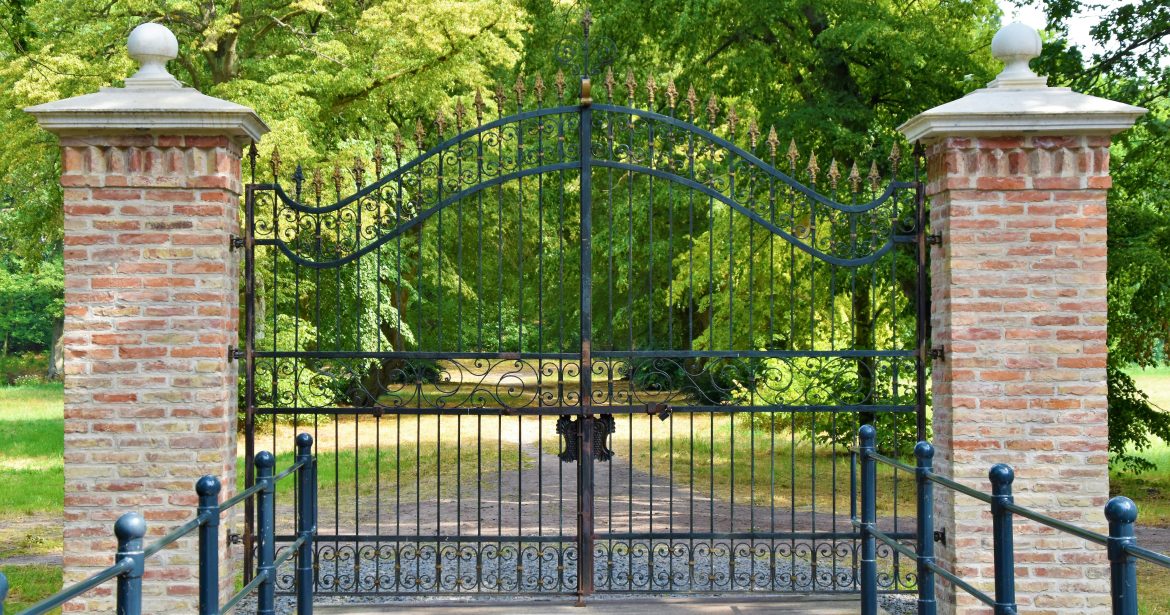 how to build a driveway gate