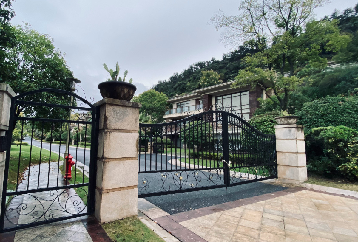 Automatic Gate Repair Cost How Much Does it Cost to Repair an Automatic Gate? Viking Fence